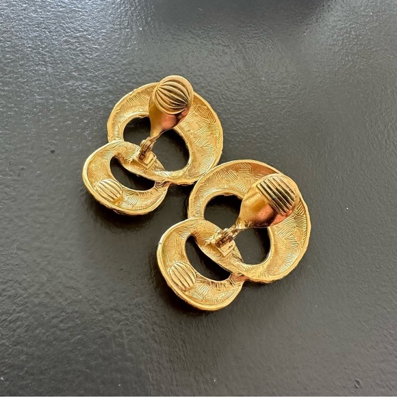 Givenchy 80 Statement Dangle Earrings Clip On Quilted Gold Tone Vintage 1980s - Picture 13 of 13
